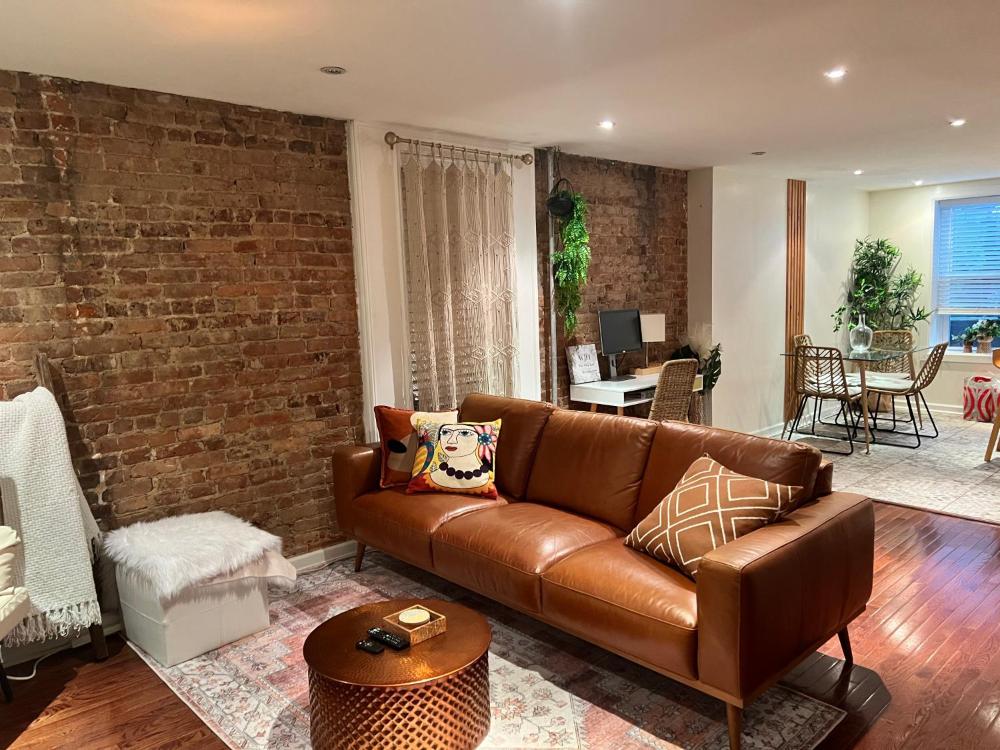 Deluxe Queen Suite interior